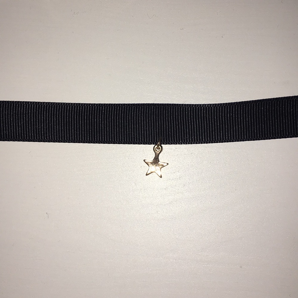 STAR CHOKER
